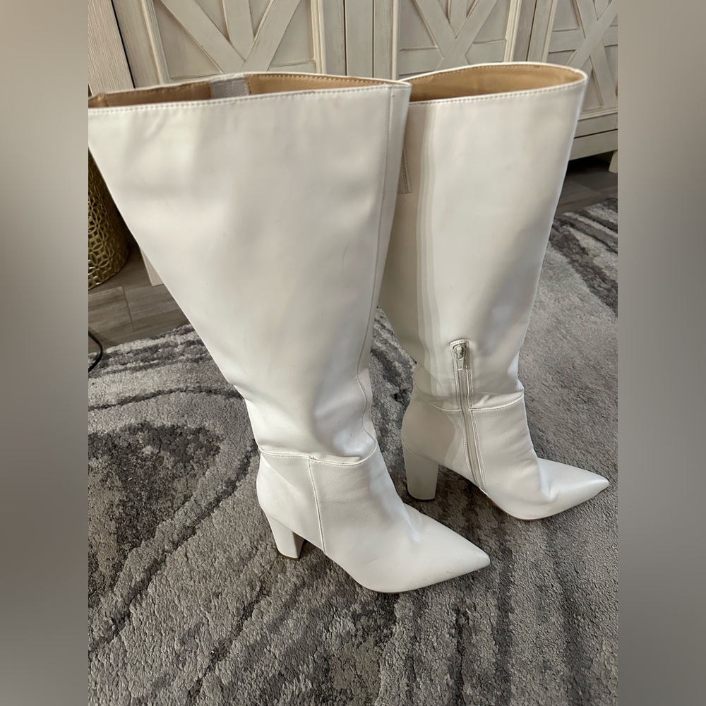 Olivia Jaymes Elegant White Knee-High Women's Boots - Size 10